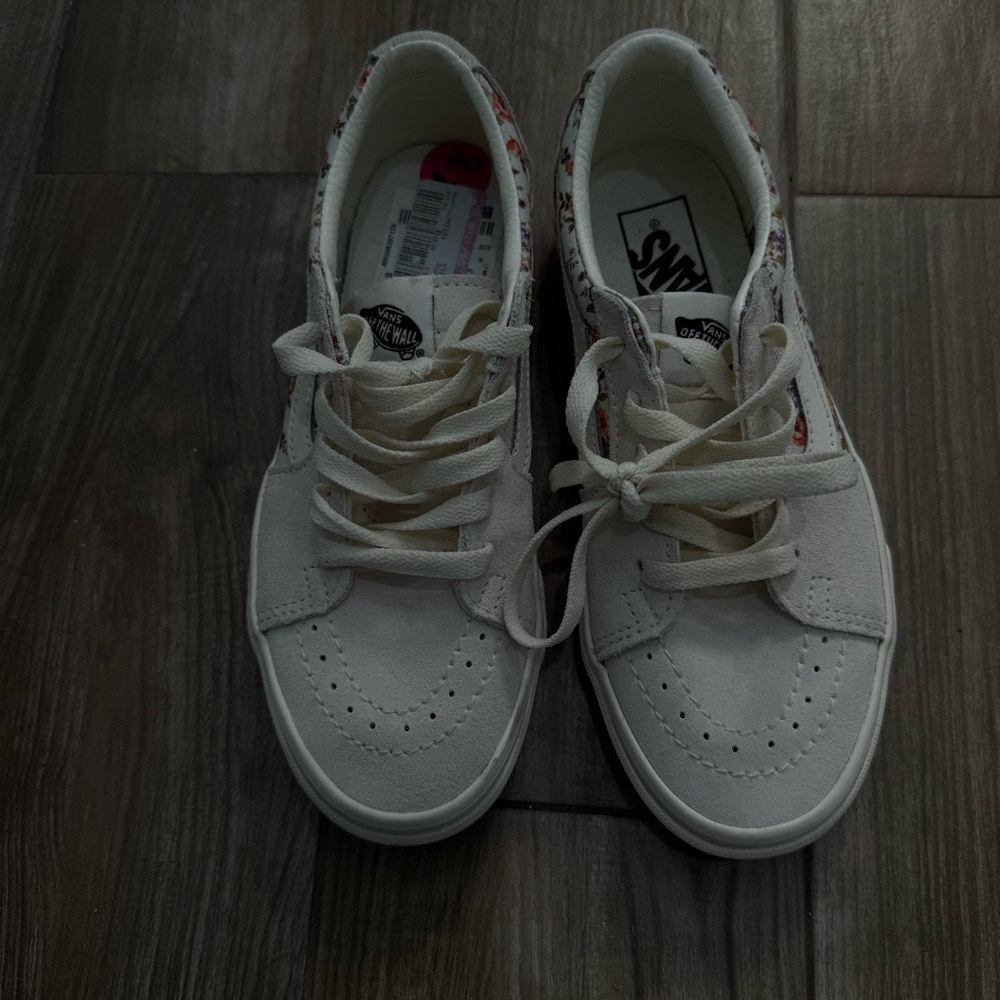 Vans Women's Cream Sneakers with Floral Accents
